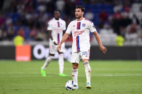 记者：32岁的阿根廷后卫塔利亚菲科已与里昂的条约续约至2027年