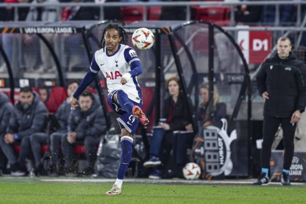 记者：斯宾塞在和热刺谈新左券，薪水将有所高潮