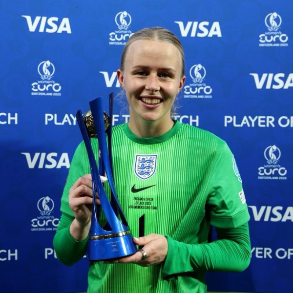 汉普顿：凯莉去罚点球前我还在想，是不是她进了咱们就赢了？