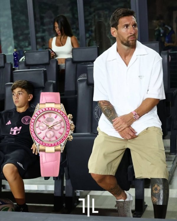 梅雇主壕🤩昨日梅西看迈阿密比赛戴劳力士表，阛阓价约90万好意思元