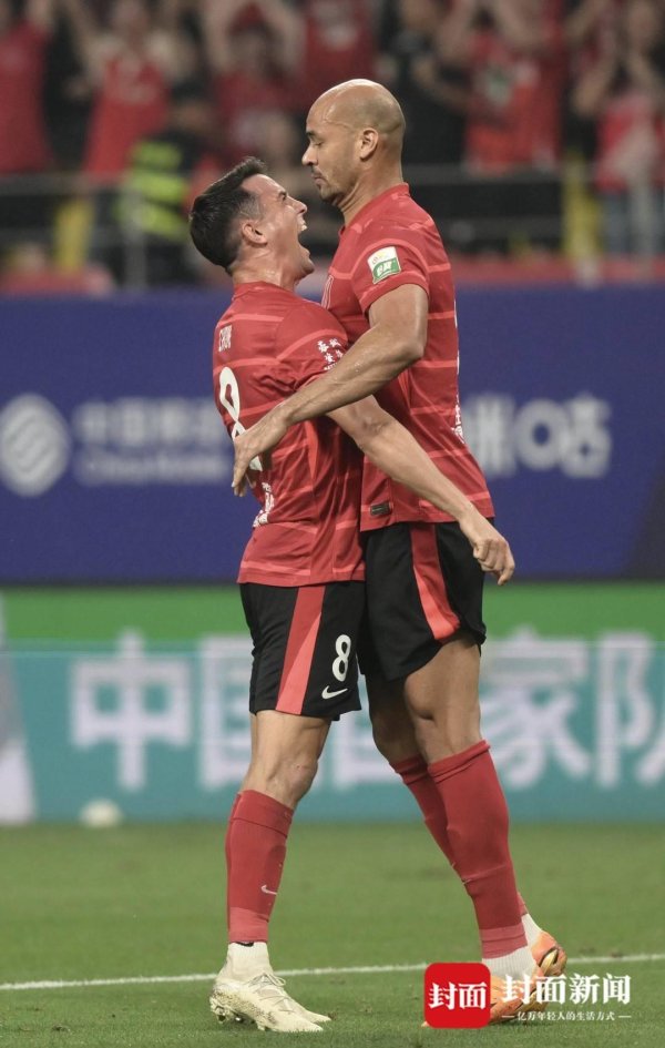 韦世豪追念助成皆蓉城主场战泰山 “三杀”悬念待解