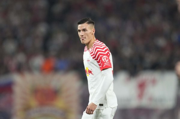 记者：曼联仍未捣毁和纽卡竞争塞斯科，莱比锡要价8千万欧