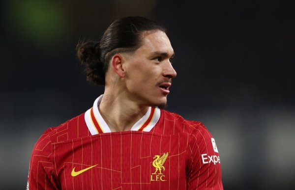 TA：月牙将努涅斯列为优先目的，米兰也额外但职守不起