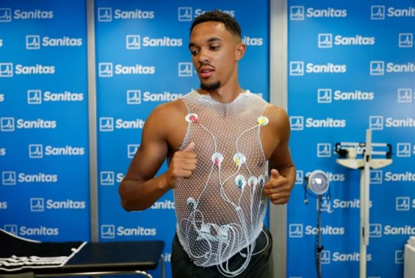 25-26赛季集中号！皇马晒球队操心照，球员袭取体检并将进行首练