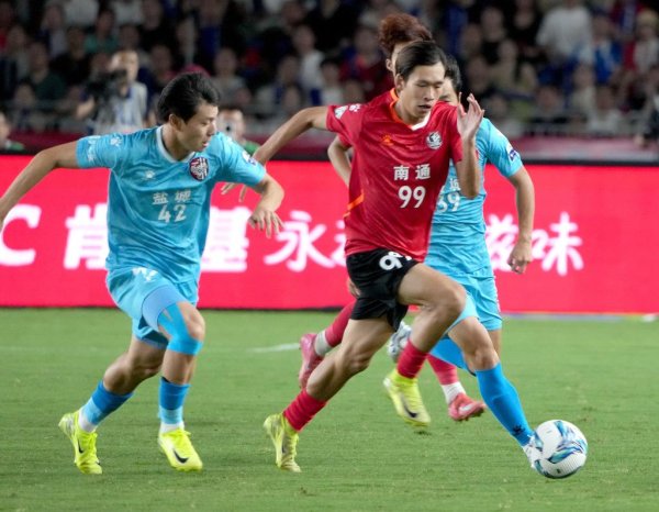 南通队高居“苏超”榜首，市委通告：鼓吹足球发展迈上新台阶