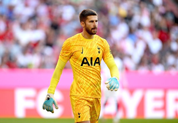 维卡里奥：点球大战输球很灾祸 在足球中你需要一些气运