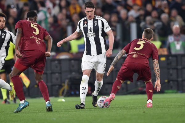 莫雷托：米兰前卫引援首选DV9、霍伊伦和杰克逊，恩博洛亦然指标