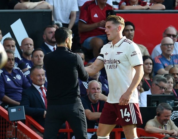 卡拉格：阿尔特塔可能会在关键比赛中让约克雷斯替补