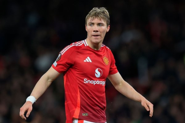 英媒：米兰加快鼓励霍伊伦的谈判，主帅阿莱格里还是和球员交谈