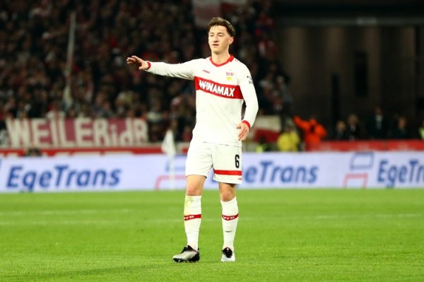 德太空：斯蒂勒转会曼联外传伪善，球员本赛季将留在斯图加特