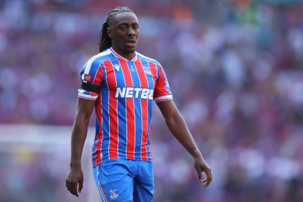 记者：埃泽当天将厚爱加盟阿森纳，转会费6000万英镑+浮动