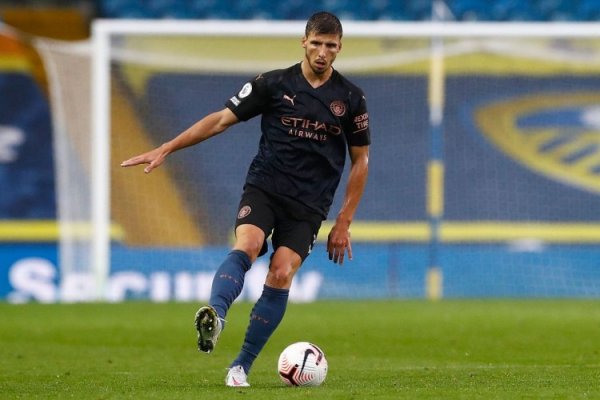 维亚纳：鲁本-迪亚斯是更衣室和球场上的首领，球员们王人听他的