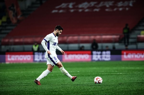 记者：年底公约到期的哈达斯，已与津门虎就续约达成一致