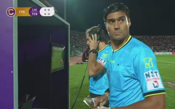 初度鹰眼挑战！意天外：首轮意丙联赛证据条款裁判不雅看视频回放