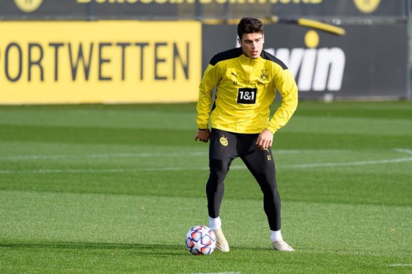 迪马：多特蒙德罗致门兴350万欧转会费+奖金的报价，雷纳周六体检