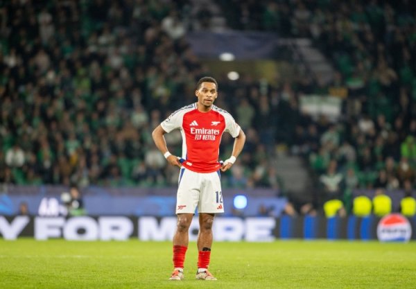 带刀侍卫！廷伯成枪手近7年英超首位单场至少参与三个进球的后卫