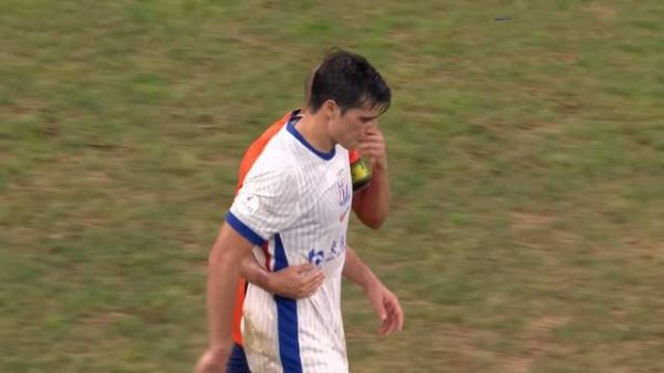 于汉超救主老例操作，申花2-0闭幕不堪，张弛单刀不传 李霄鹏无奈