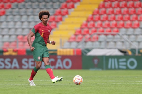 维加：比利亚雷亚尔是一家极端大的俱乐部，这给了我很大的信心