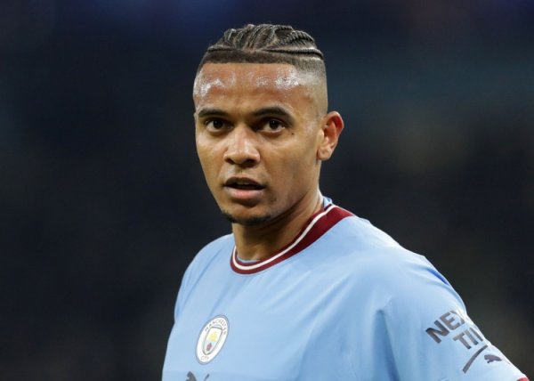 罗马诺：热刺正就签下阿坎吉与曼城搏斗，米兰也在与曼城商谈转会