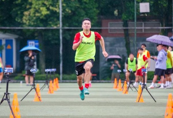 “川超”成王人队当天开选！31日细目50东谈主大名单，9月5日细目成王人赛区包摄