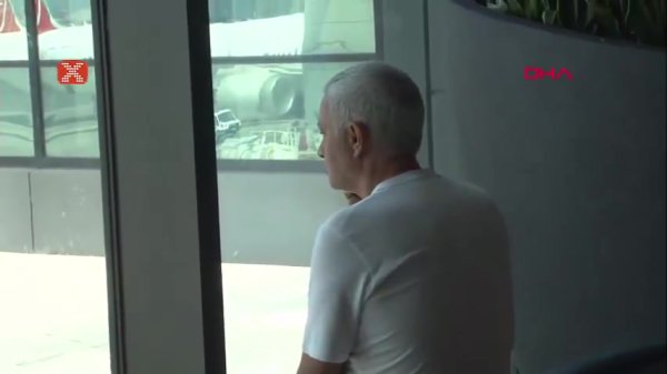 下一站去哪？穆里尼奥现身伊斯坦布尔机场，将俟机离开土耳其