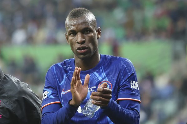 记者：杰克逊来往由1000万镑租赁+强制买断改为1300万镑+给与买断