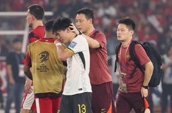 国足洞开第六次折戟世初赛 球迷再等四年又有何辞别？