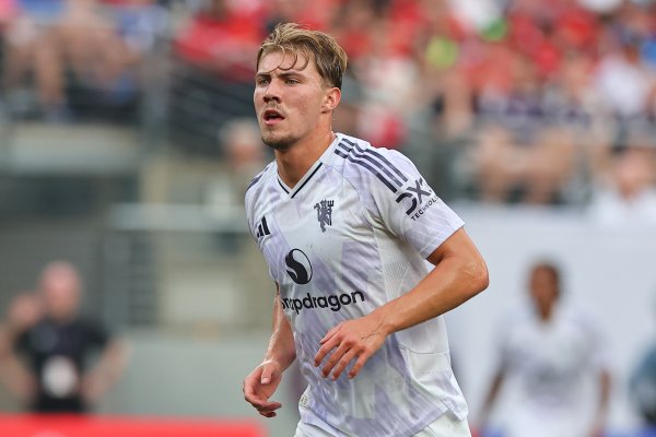 TA：霍伊伦瞻望今天赶赴意大利，周日采纳那不勒斯的体检