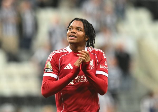 月薪1200镑！TA：恩古莫哈17岁才气签奇迹协议 新东谈主上限年薪5.2万