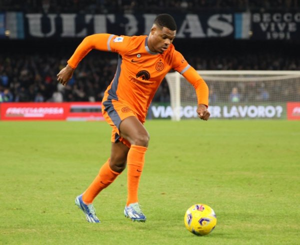 赫拉芬贝赫：邓弗里斯渡过了一个出色赛季，他有契机争夺金球奖