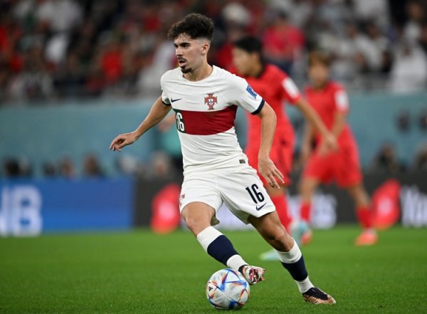 维蒂尼亚：赢球并尽全力是问候若塔最好神色 接下来要分析匈牙利