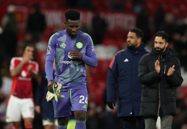 BBC：奥纳纳来曼联是因为他的短传才调，成果却不得不长传