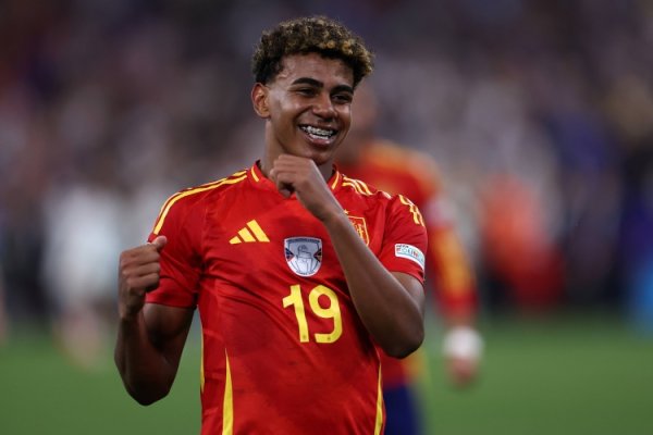 尼哈特：18岁亚马尔是令东说念主难以置信的球员，他在比赛中会勤恳协防