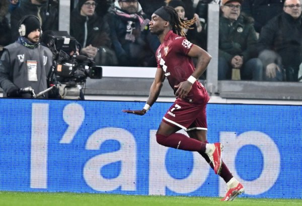 罗马诺：波尔图行将签下前王人灵边锋卡拉莫，球员正接纳体检