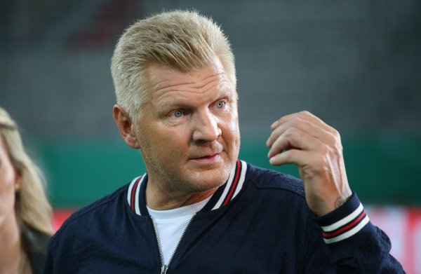 埃芬博格：埃贝尔照看和赫内斯相关好多礼，前者展示出了尊重