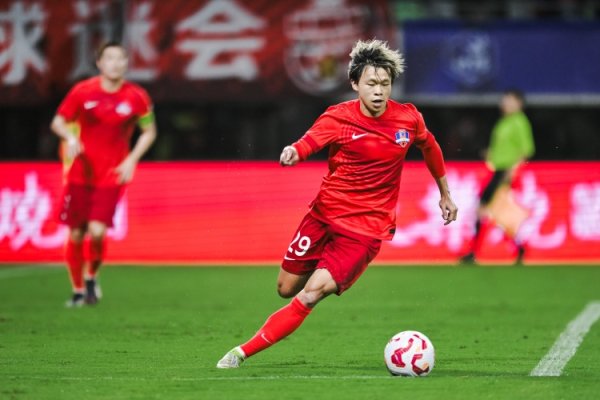 足球报：客岁有关层面欠的资金还没到位，梅州客家保级如实很难