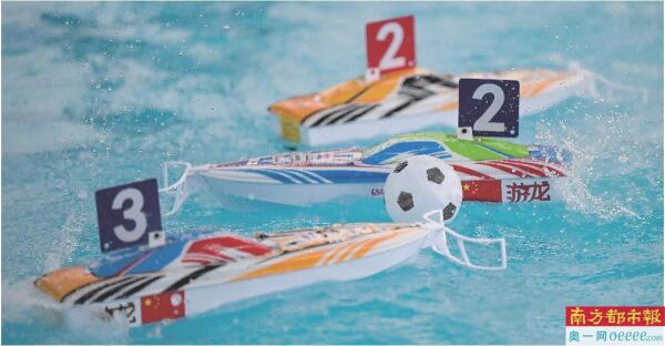 十分钟水陆交锋 父子兵联手上阵