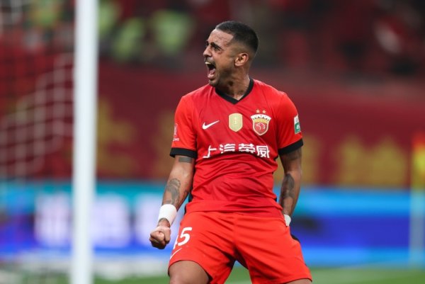 沪媒：一度被怀疑是“赝品”的莱昂纳多，成为海港队的超等强人