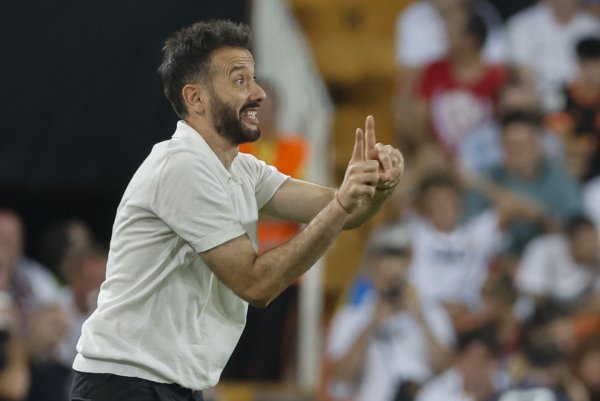 阿斯：瓦伦西亚负于奥维耶多赛后，主帅科贝兰点名品评了多位球员