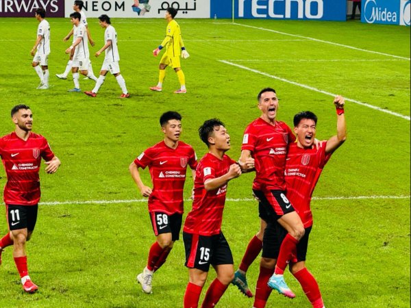 1-0！蓉城拼下队史亚冠首胜：39%控球+全场仅1射正 上海双雄榜样