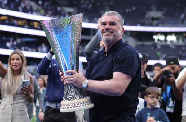 一胜难求！邮报：诺丁汉丛林雇主本是为了欧联夺冠请澳波捏教