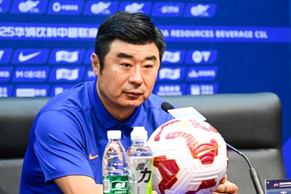 韩鹏：泽卡和高准翼还不行比赛，小将要通过磨练景况争取比赛契机