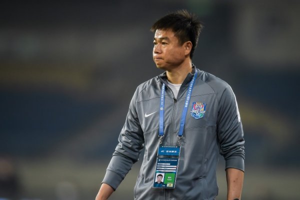 津媒：津门虎主帅于根伟放弃诊治，巴顿缺席球队合练