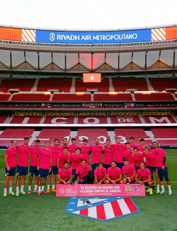 点赞！马竞球员身穿相当版球衣考试，宣传防治乳腺癌