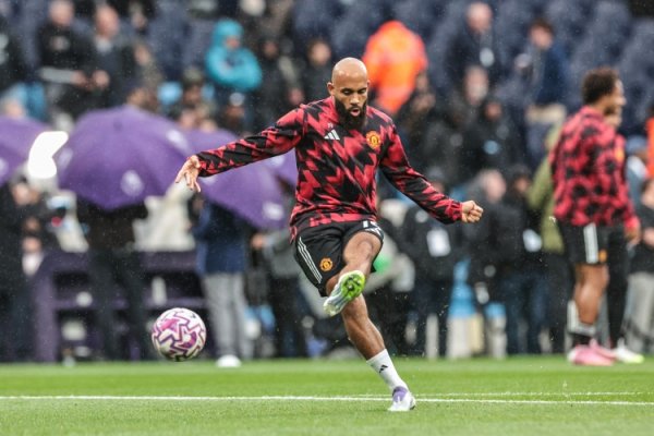 鲁尼：曼联签下姆伯莫时我有所怀疑，但他解说我错了