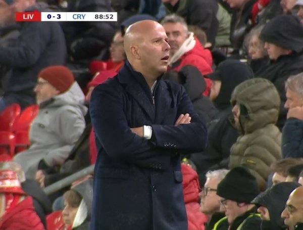 杀东说念主诛心！水晶宫球迷在安菲尔德呼吁：咱们能每周齐踢你们吗