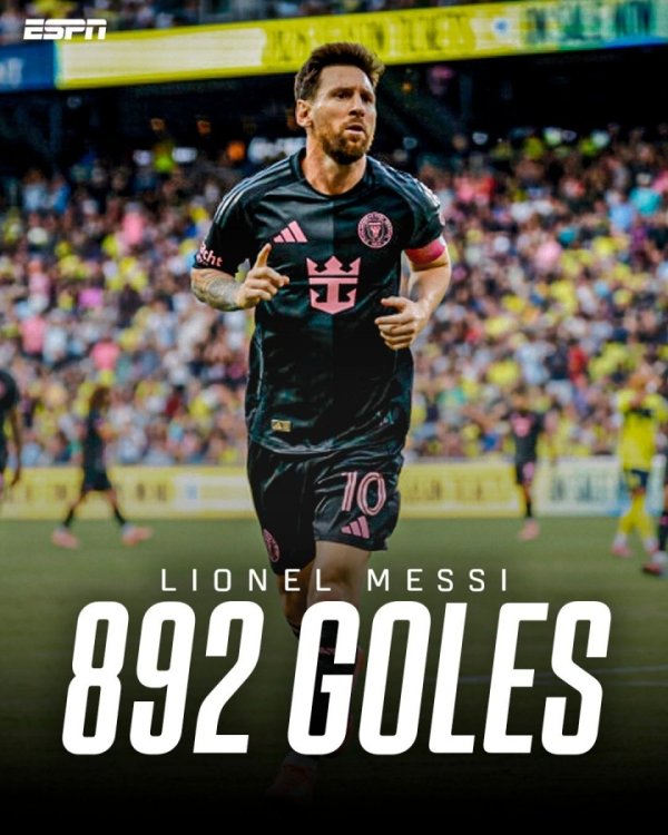 900球计日奏功！梅西本年各赛事49场42球，糊口进球数来到892球