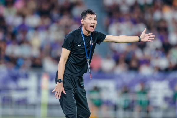 媒体东谈主谈国足选帅：土帅本色上唯有两个候选东谈主，于根伟和邵佳一