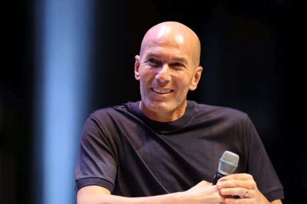 来岁捏教法国？世体：皆达内权谋带两名皇马时期亲信加入锻真金不怕火组