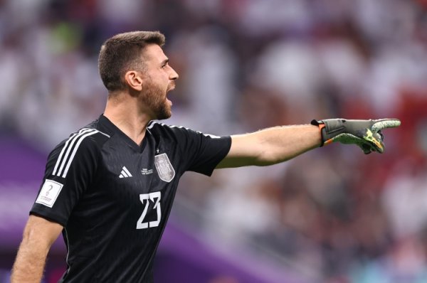 西蒙：保执情景库尔图瓦是寰球最好，他扑不到的球咱们皆扑不到